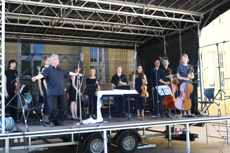 Open-Air-Konzert begeistert auf Schulhof, Ahrensfelde